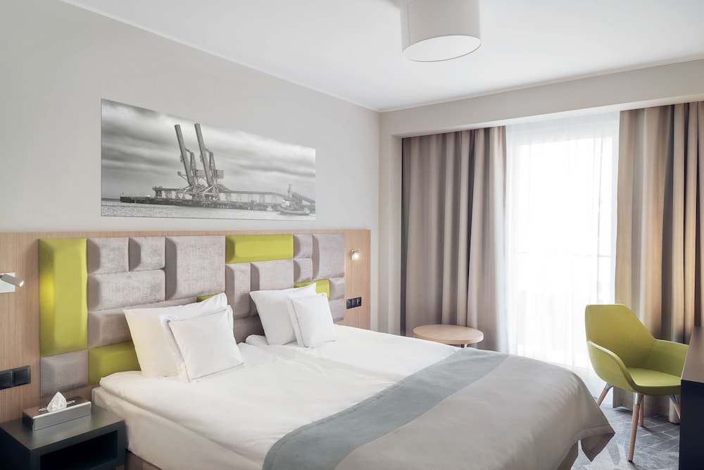 CLASSIC, TWIN BEDS