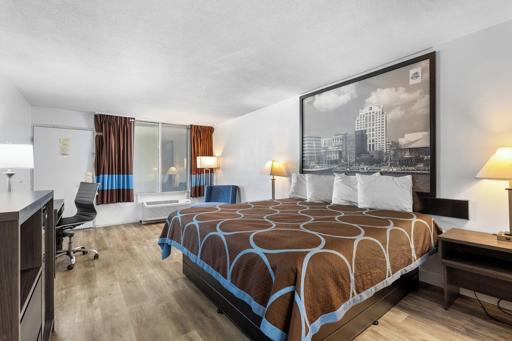 Standard, King Bed, Pool Side