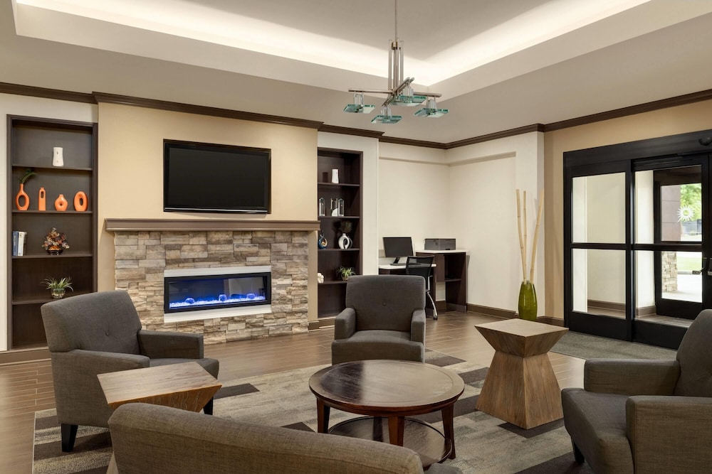 La Quinta Inn Suites By Wyndham Memphis Wolfchase 57/63