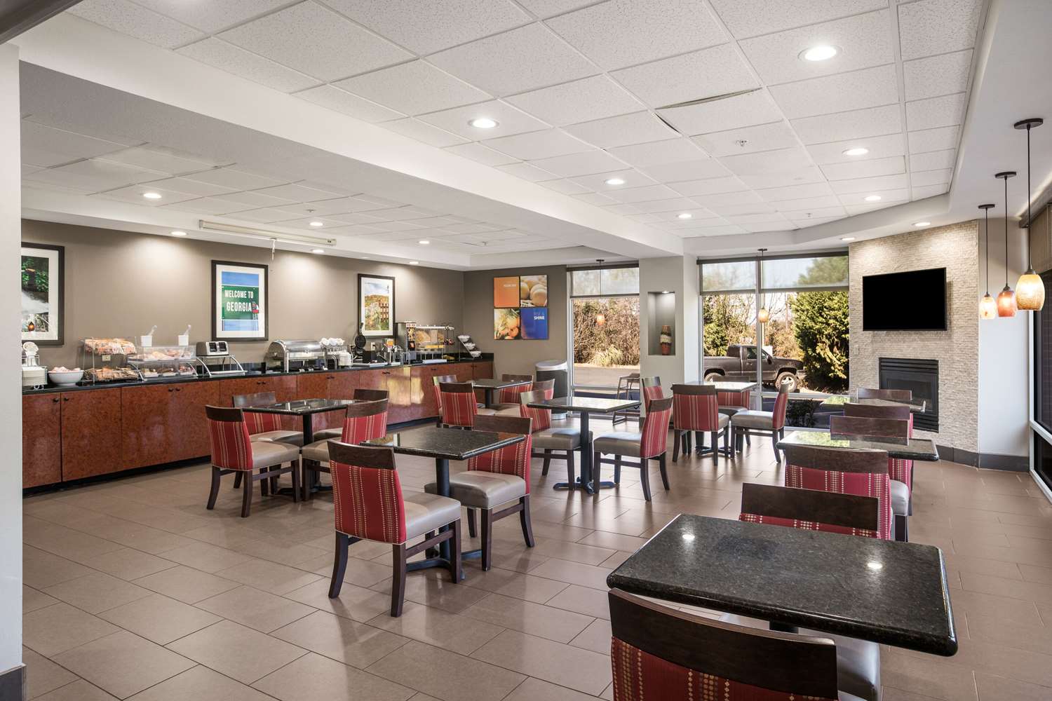 Comfort Suites Forsyth Near I-75 37/49