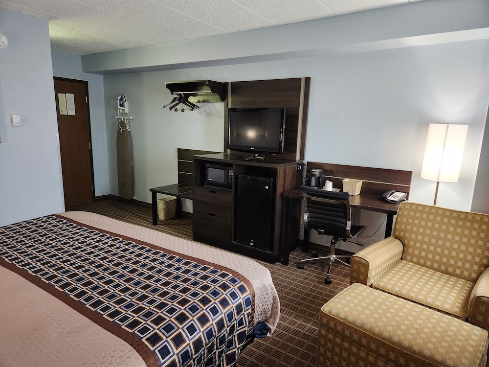 Stillwater Inn Suites 45/50
