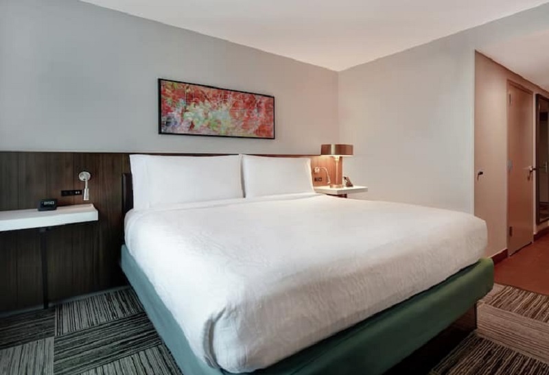 1 BEDROOM, SUITE, KING BED, ACCESSIBLE