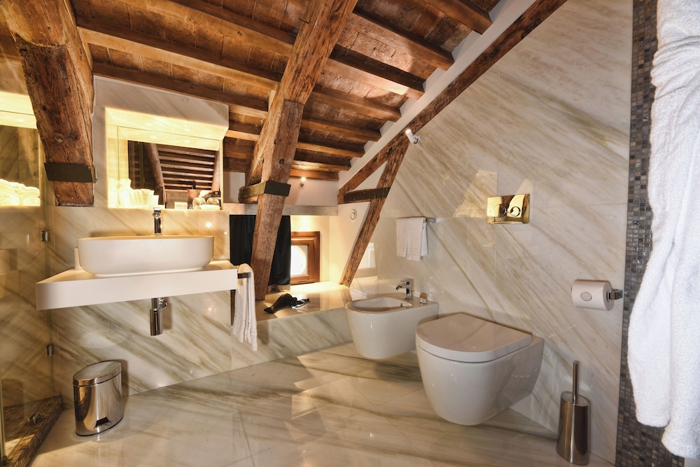 Santa Croce Boutique Hotel 65/65