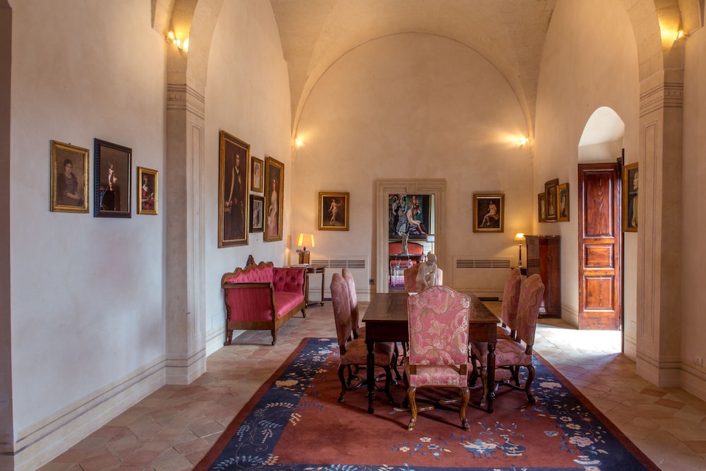Palazzo Viceconte 42/64