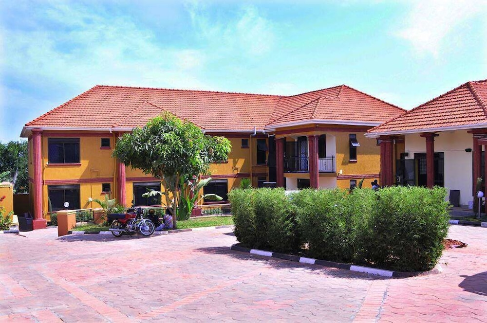 Pavillion Hotel 2/45