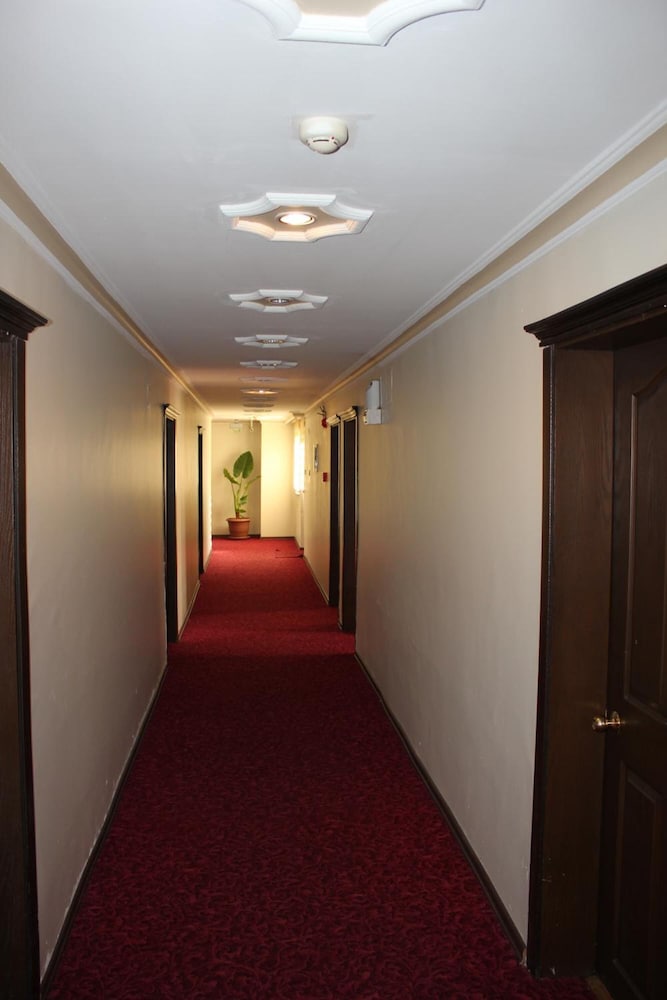 Nazar Hotel 9/40