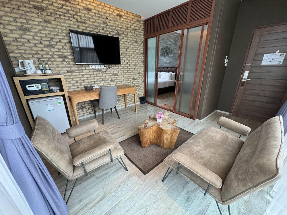 La Isla Pranburi Beach Resort 25/50