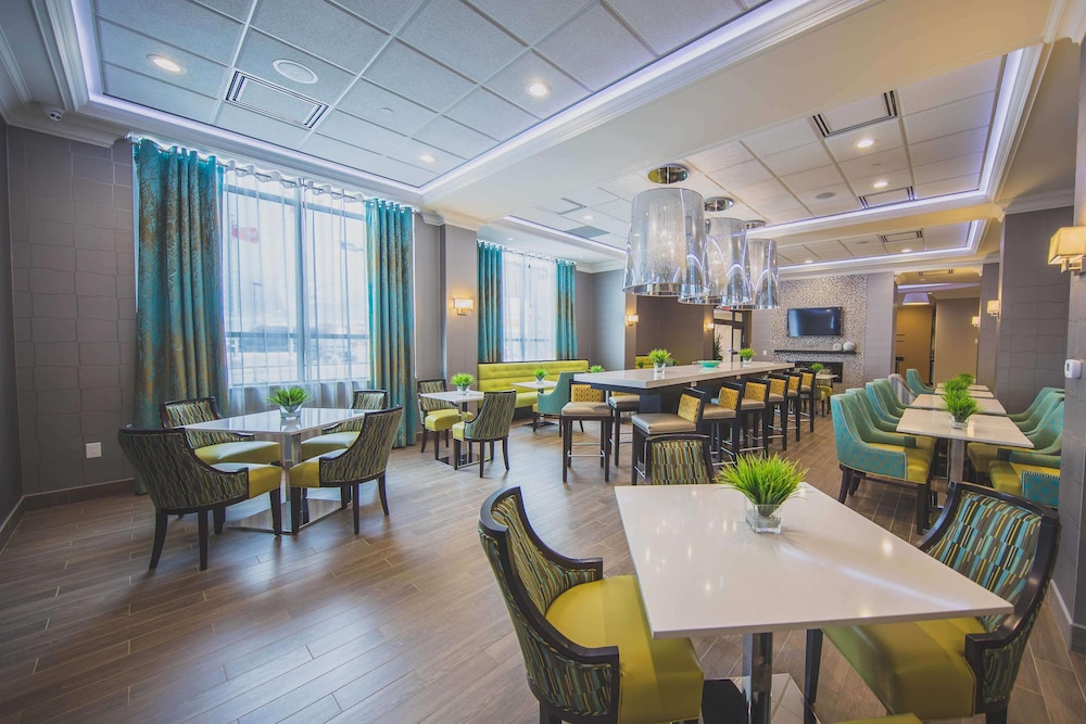 Hampton Inn Suites By Hilton Bolton On Canada 43/46