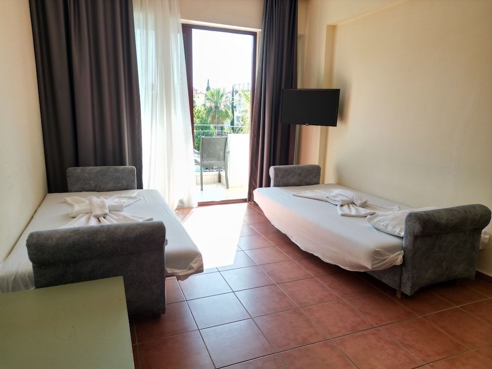 Lemas Suite Hotel 15/48