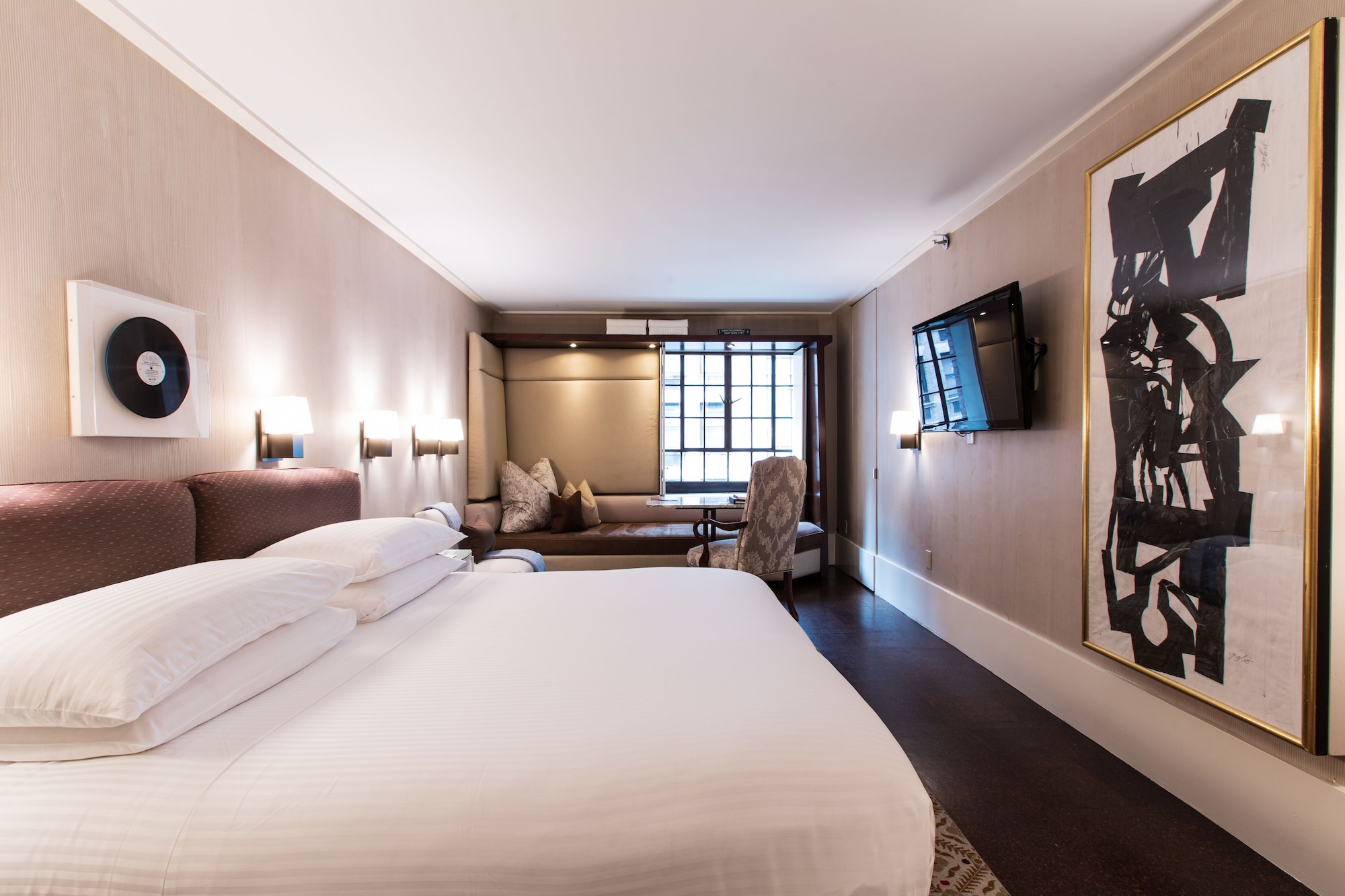LUXURY, KING BED