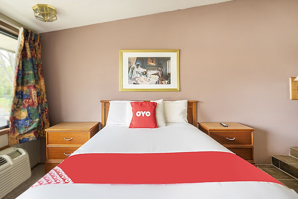 OYO Hotel Daleville AL Hwy 84 32/75