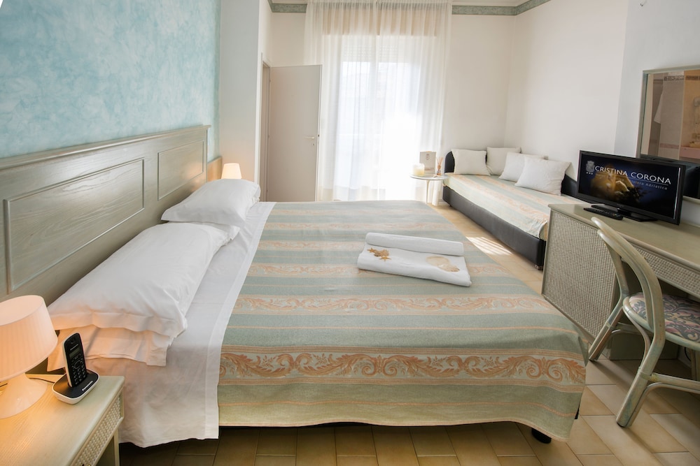 Hotel Cristina Corona 5/22