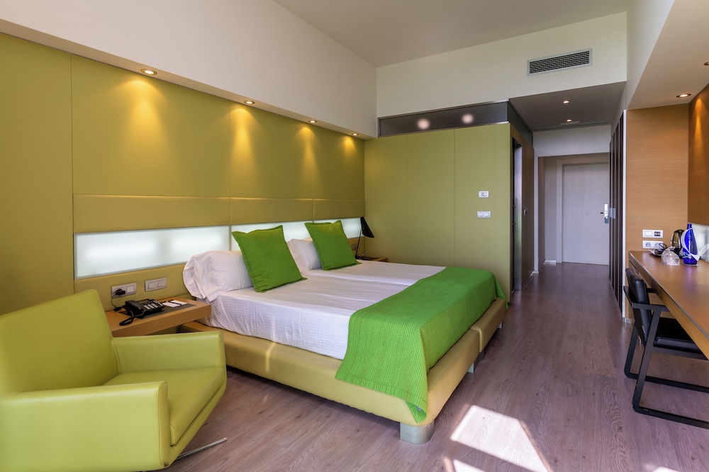 Deluxe, Double or Twin Bed, La Finca Golf Spa Resort Adults Only 5/8