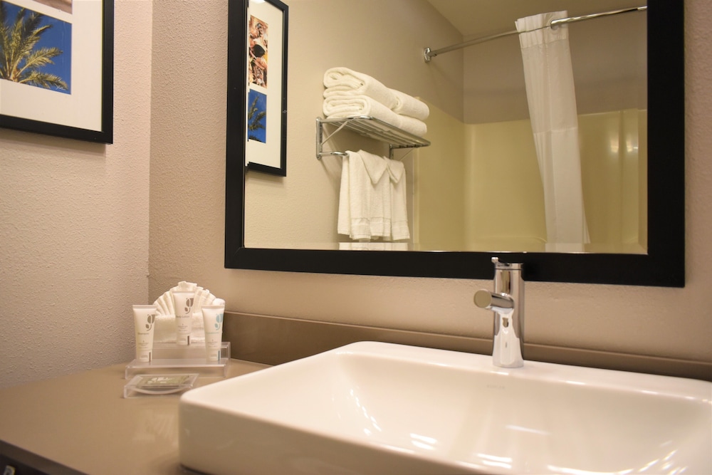 Country Inn & Suites by Radisson Kenosha - Pleasant Prairie 9/39