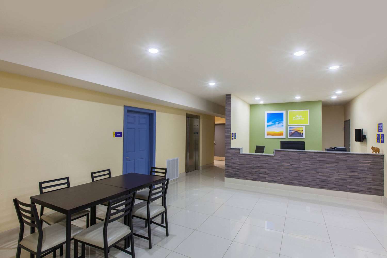 Days Inn By Wyndham Baton Rouge Airport 4/16