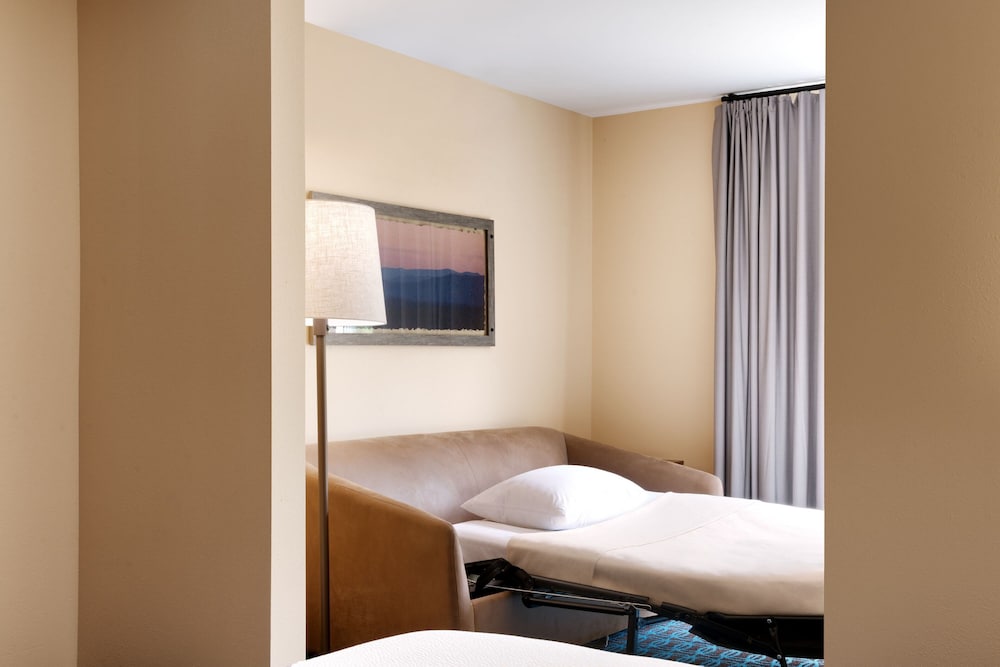 Fairfield Inn Lexington Park Patuxent River Naval Air Station 13/36