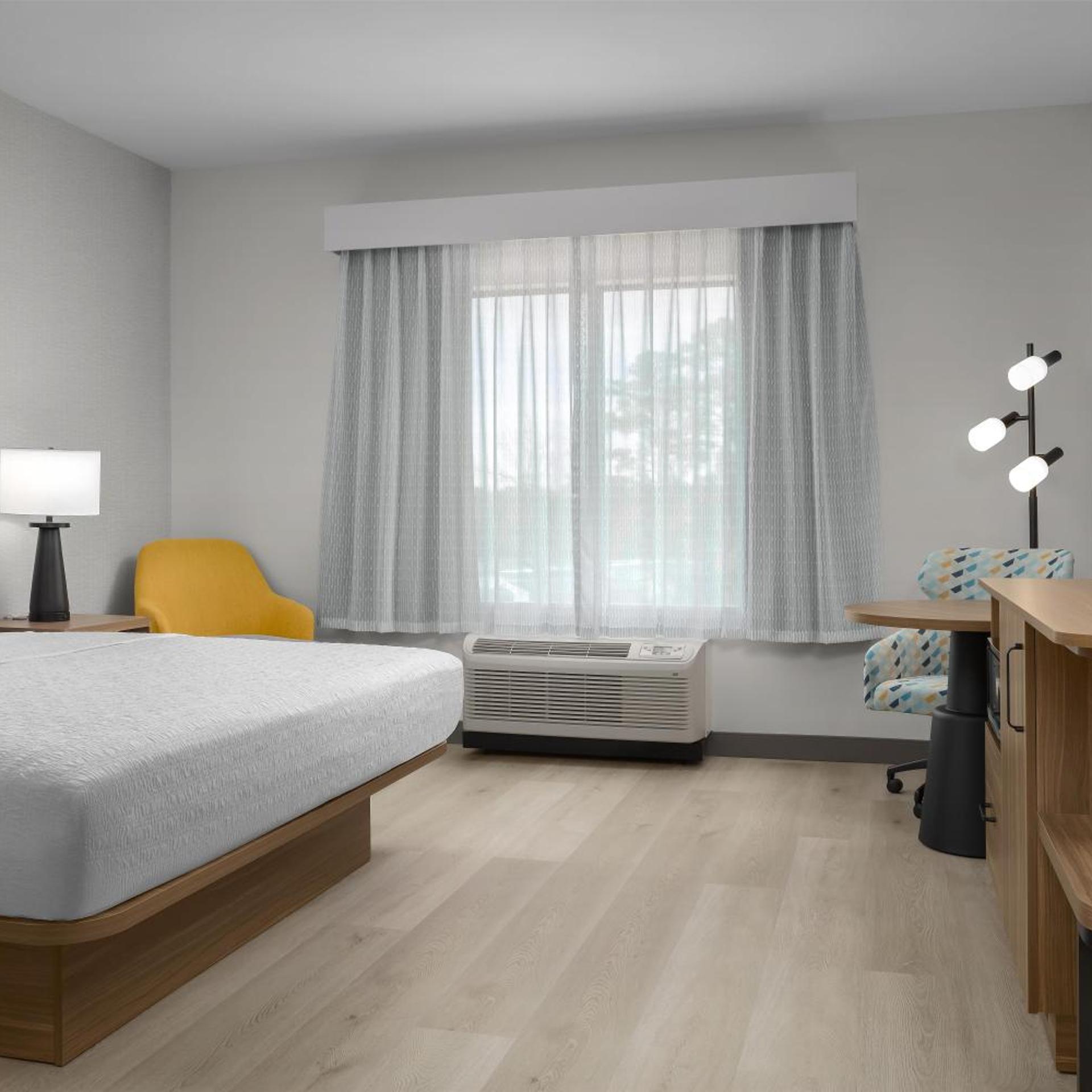 Room at Hampton Inn by Hilton Clanton, CLANTON - AL