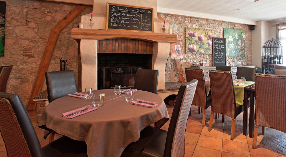 Logis Hotel Les Pasteliers 24/36