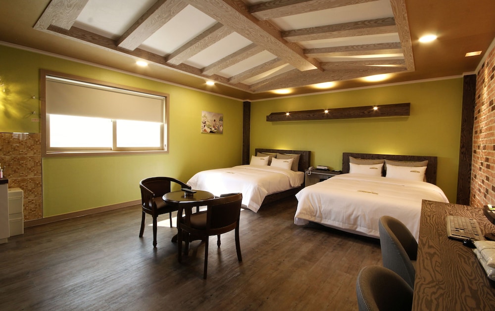 Goldenroot Hotel In Gimhae 15/35