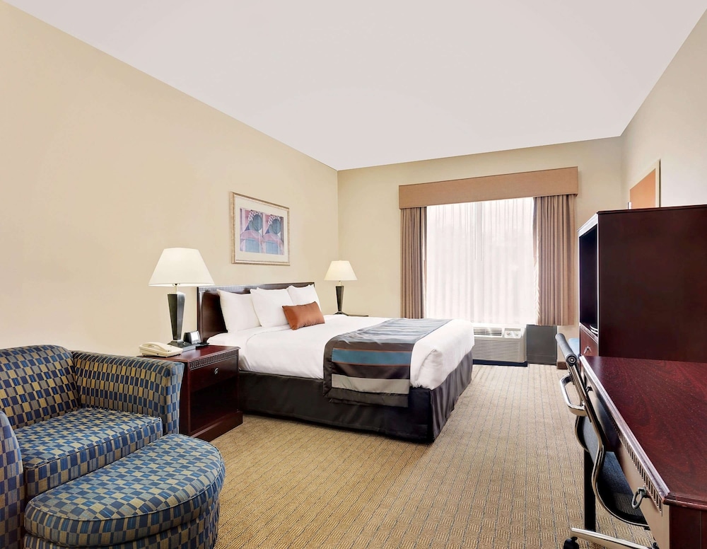 Wingate by Wyndham Destin 11/34