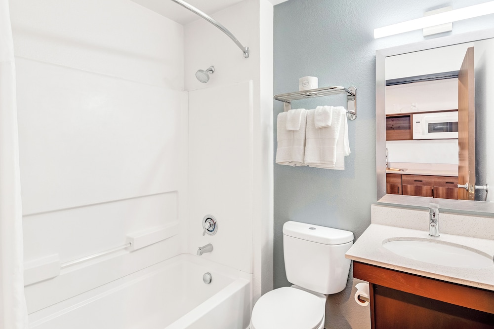 WoodSpring Suites Austin North I-35 26/32