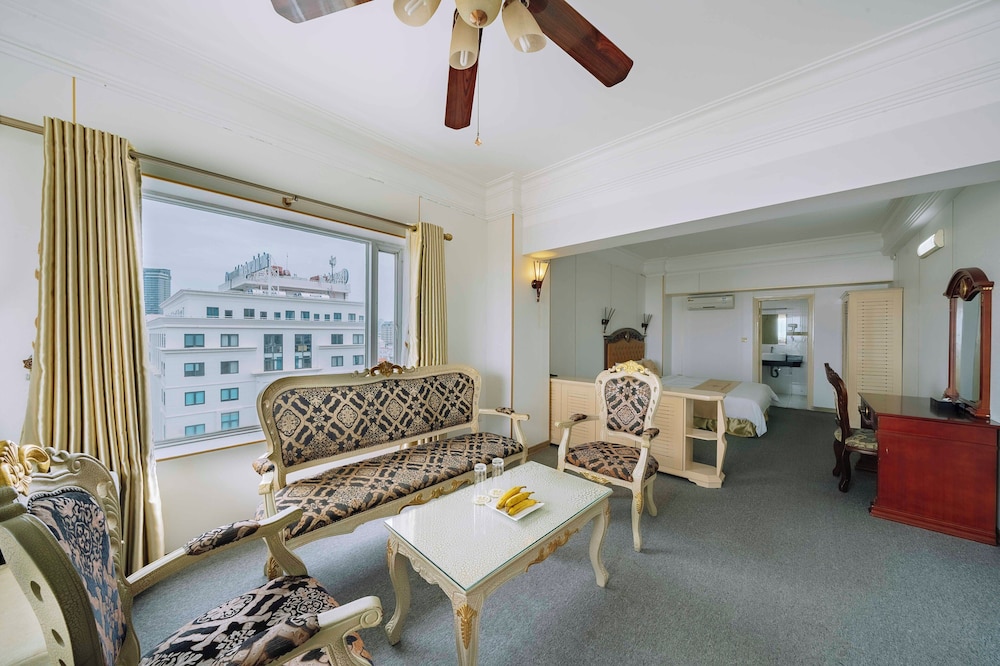 Classic Hoang Long Hotel 42/65