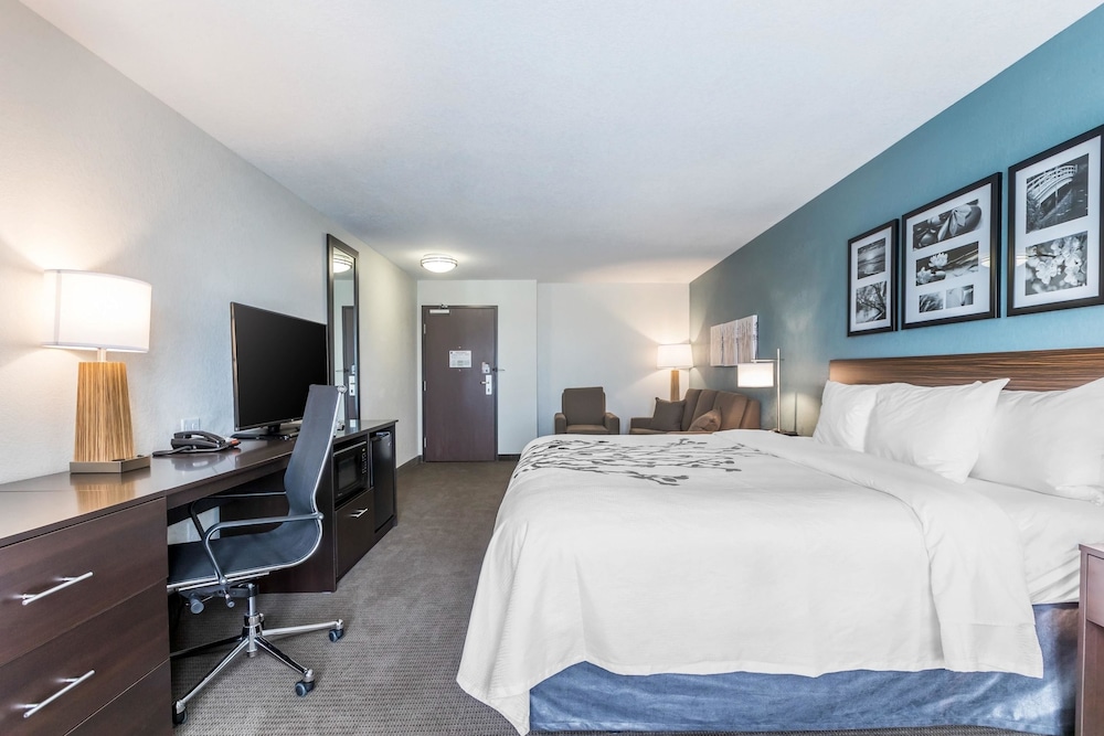 Sleep Inn & Suites West Des Moines near Jordan Creek 22/39