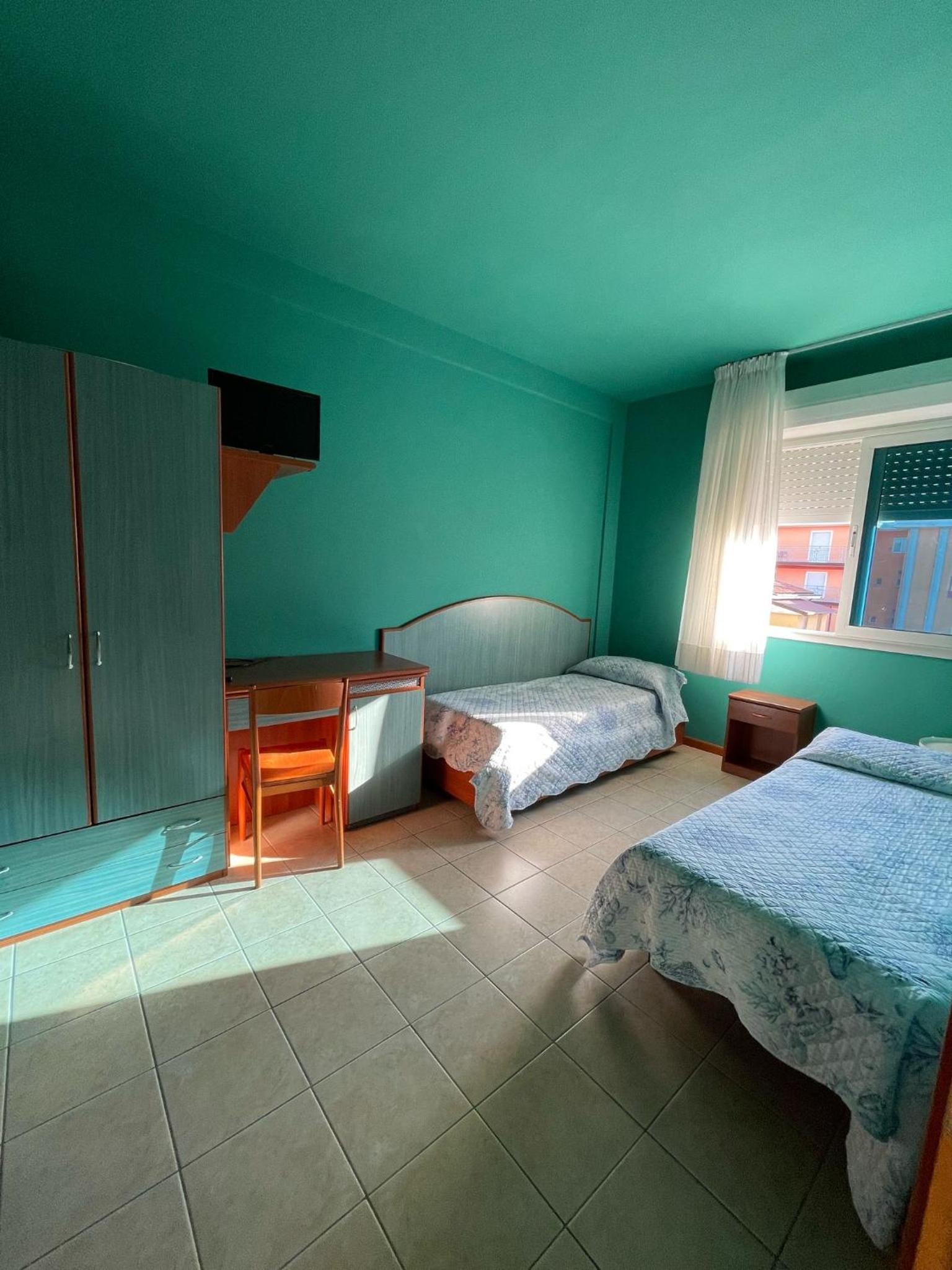 غرفة عائلية، HOTEL PORTOFINO 6/10