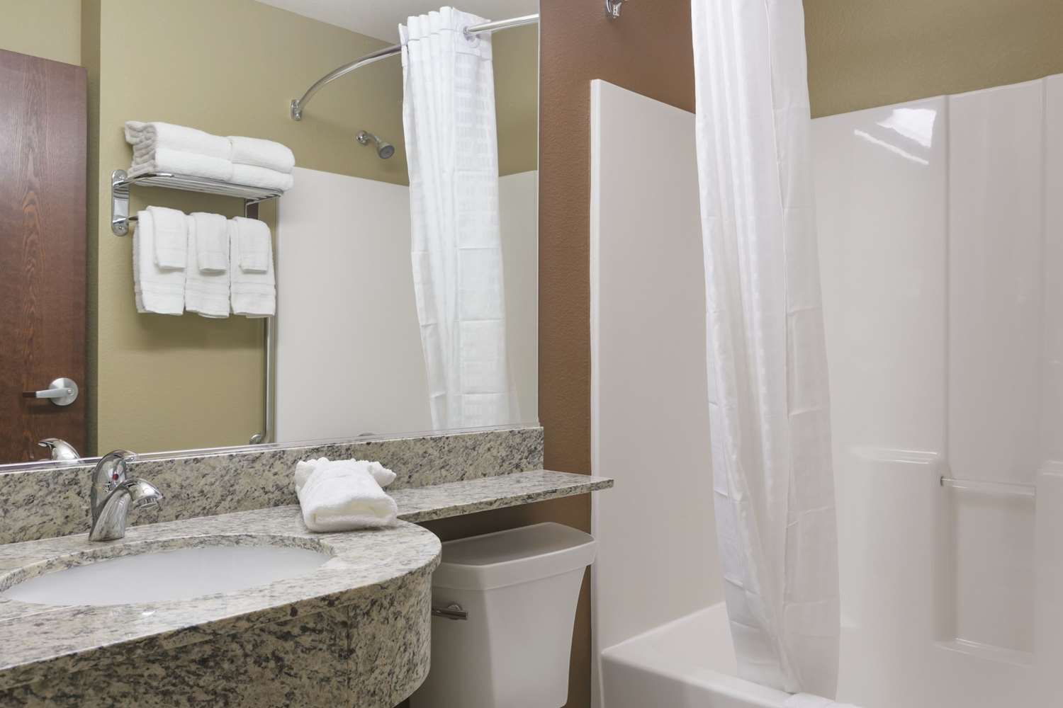 Microtel Inn & Suites By Wyndham Minot 19/20