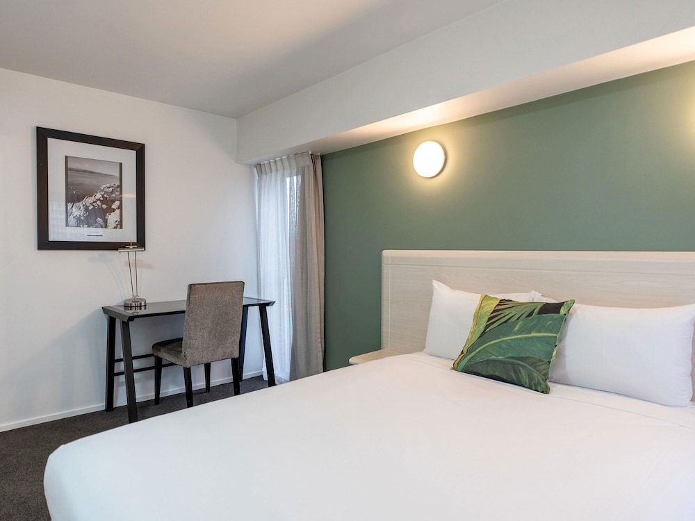 STUDIO, DOUBLE BED