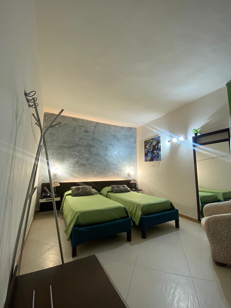 Hotel Maison Degas 46/67