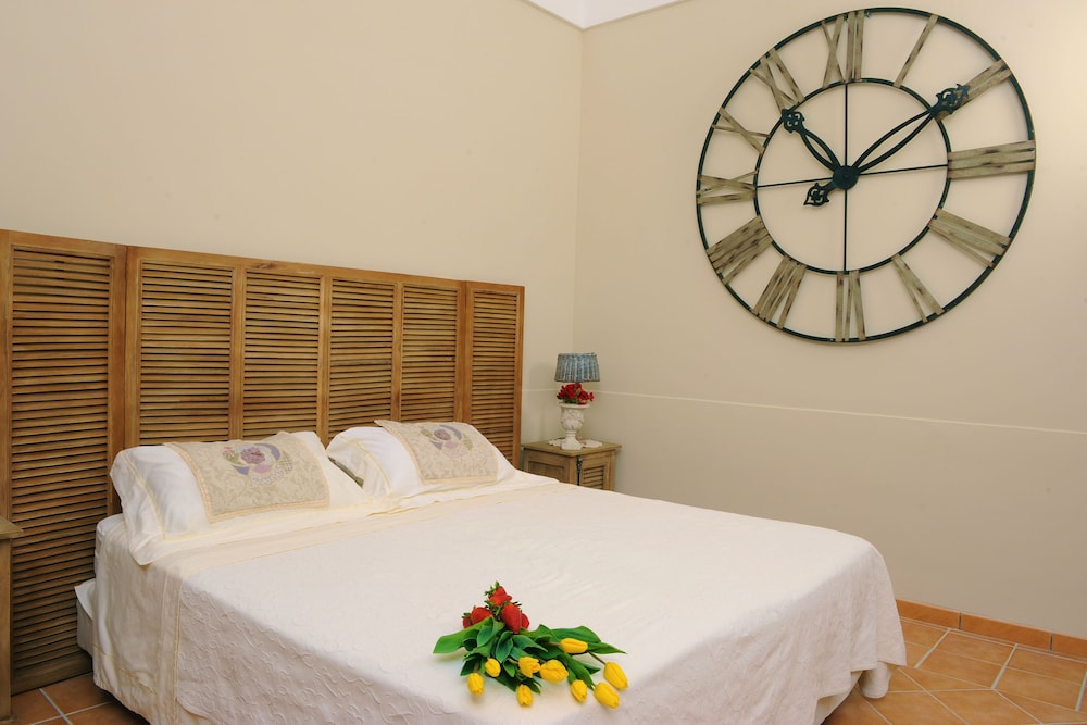 DELUXE, DOUBLE BED
