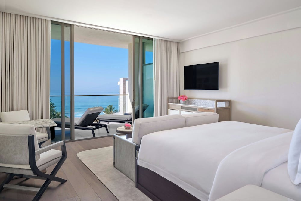 Suite, King Bed, Ocean View, Sofa