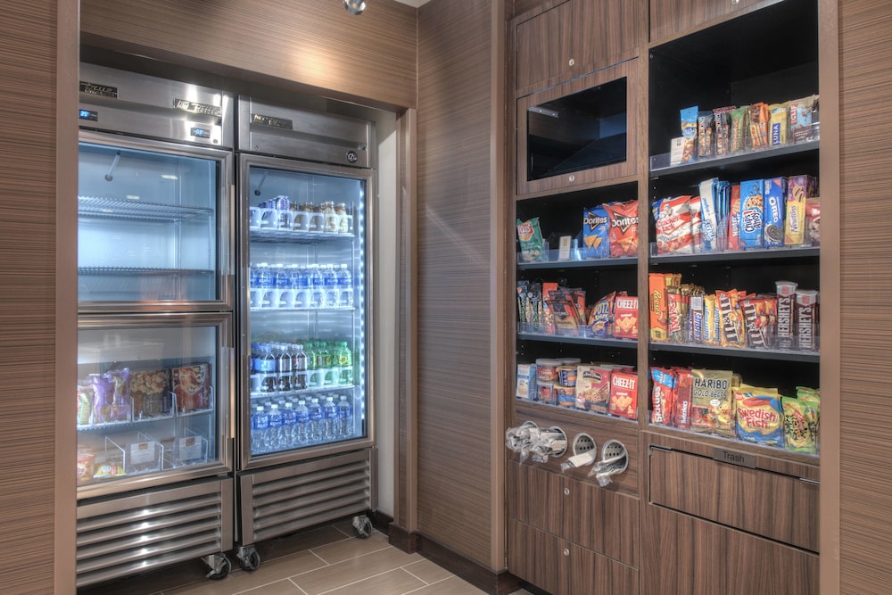 Fairfield Inn And Suites By Marriott Charlotte Airport 74/100