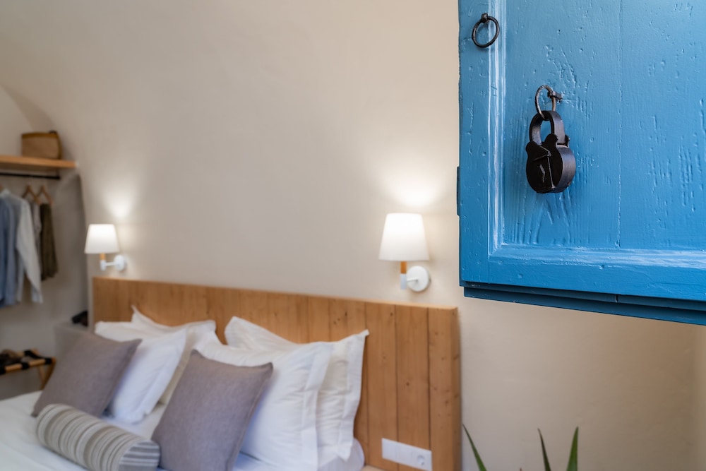Nalas Cave Suite - Adults Only 9/50
