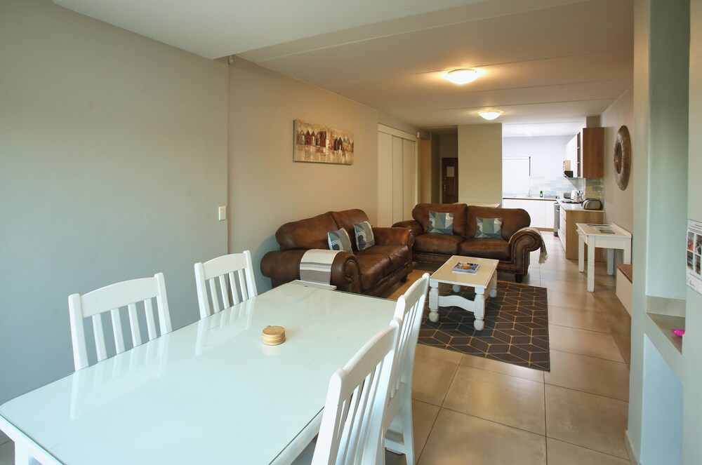 4 Bella Casa Self Catering 27/50