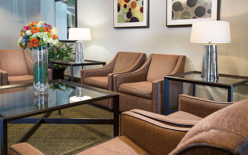Coast Gateway Hotel SeaTac 14/30