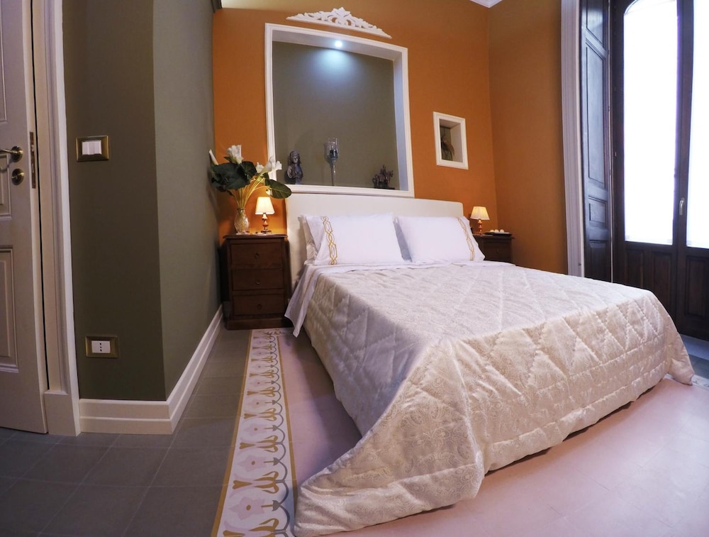 Art Fashion House Luxury Rooms 15/35