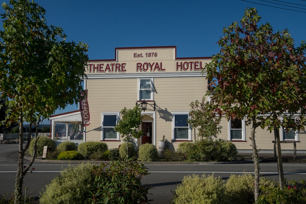 Theatre Royal Hotel 45/50