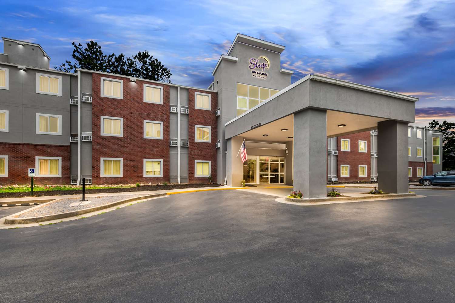 Sleep Inn & Suites Pigeon Forge - Downtown 39/43
