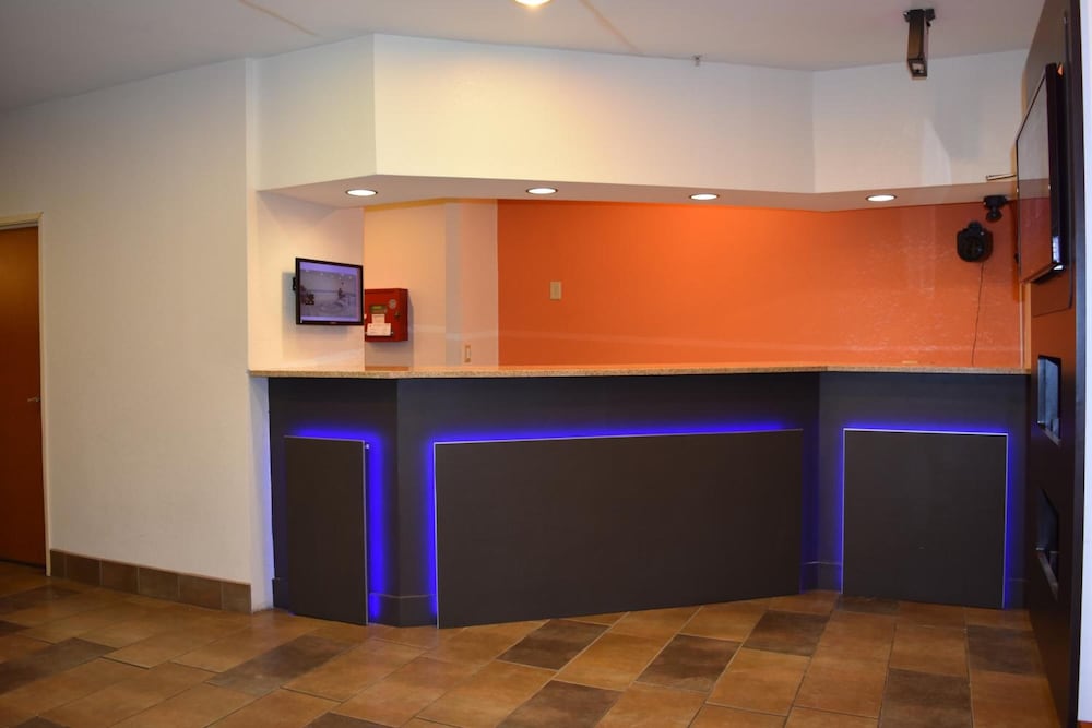 Lobby at Motel6 Anderson, IN - Indianapolis, ANDERSON - IN