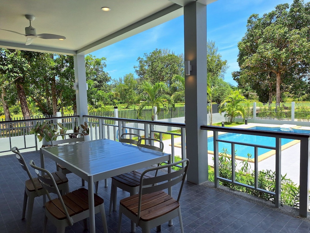 ThaiLife Wellness & Meditation Resort 63/80