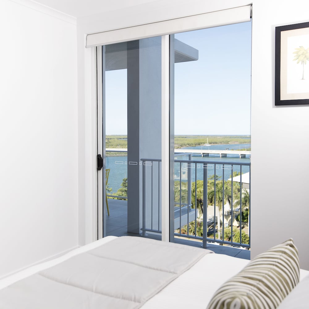 Riviera Mackay 17/55