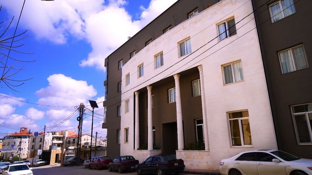 Delilah Hotel 4/51