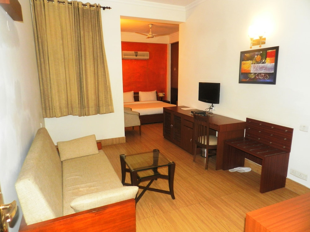 Tavisha Villa Gurgaon 26/40
