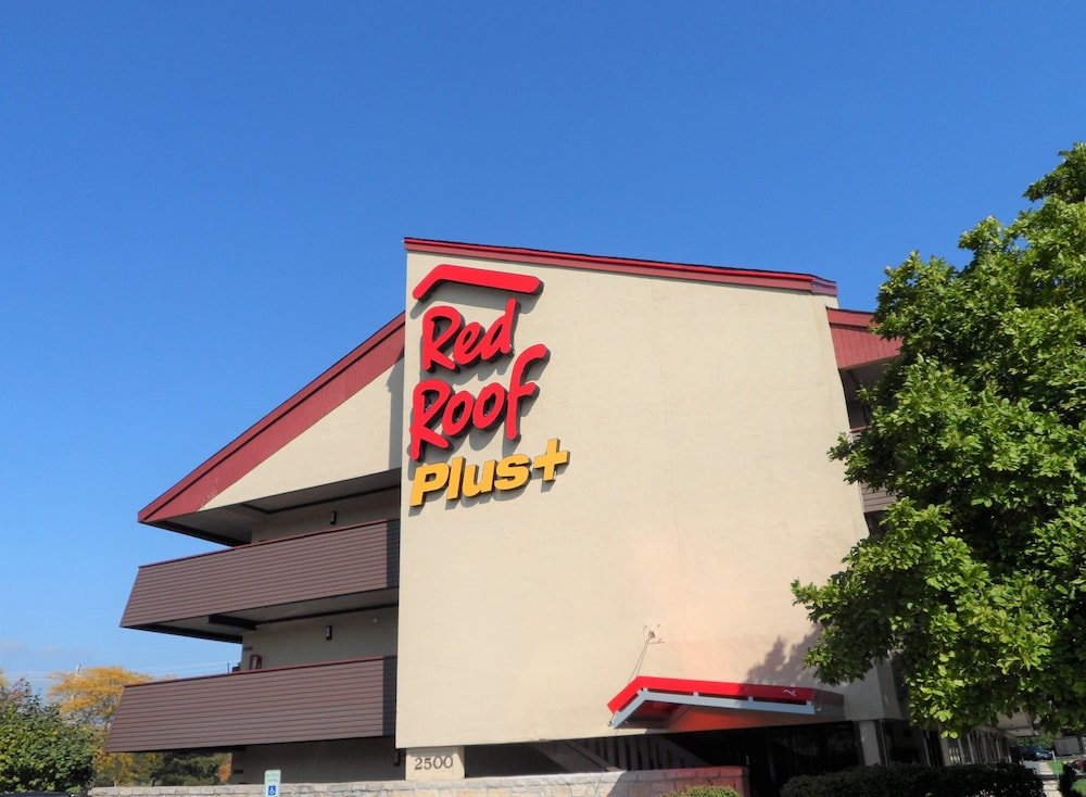 Red Roof PLUS Chicago - Hoffman Estates 1/29