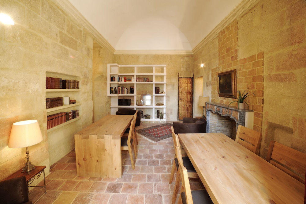 Le Chateau de Pondres 42/68