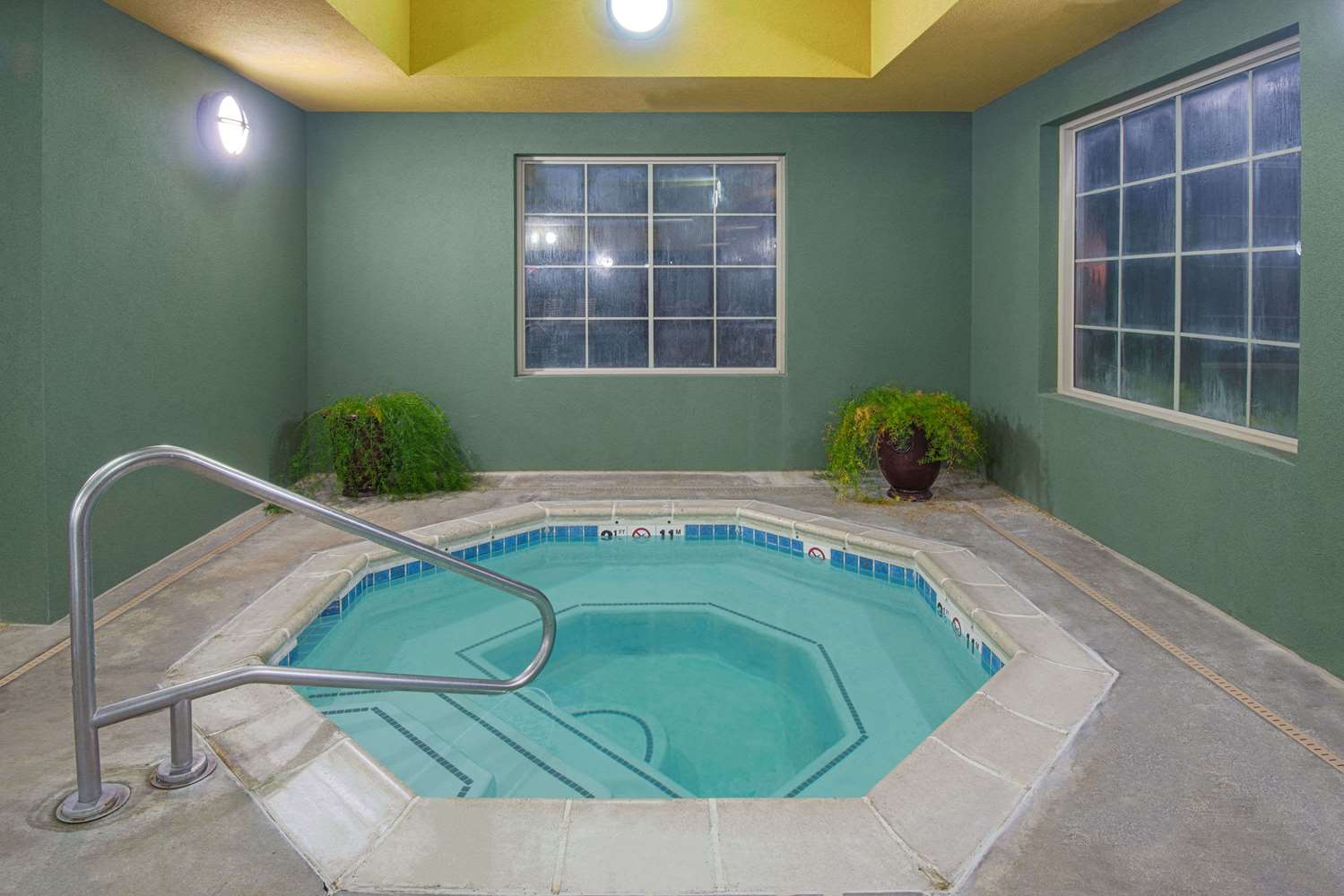 Days Inn By Wyndham Ellis 9/17