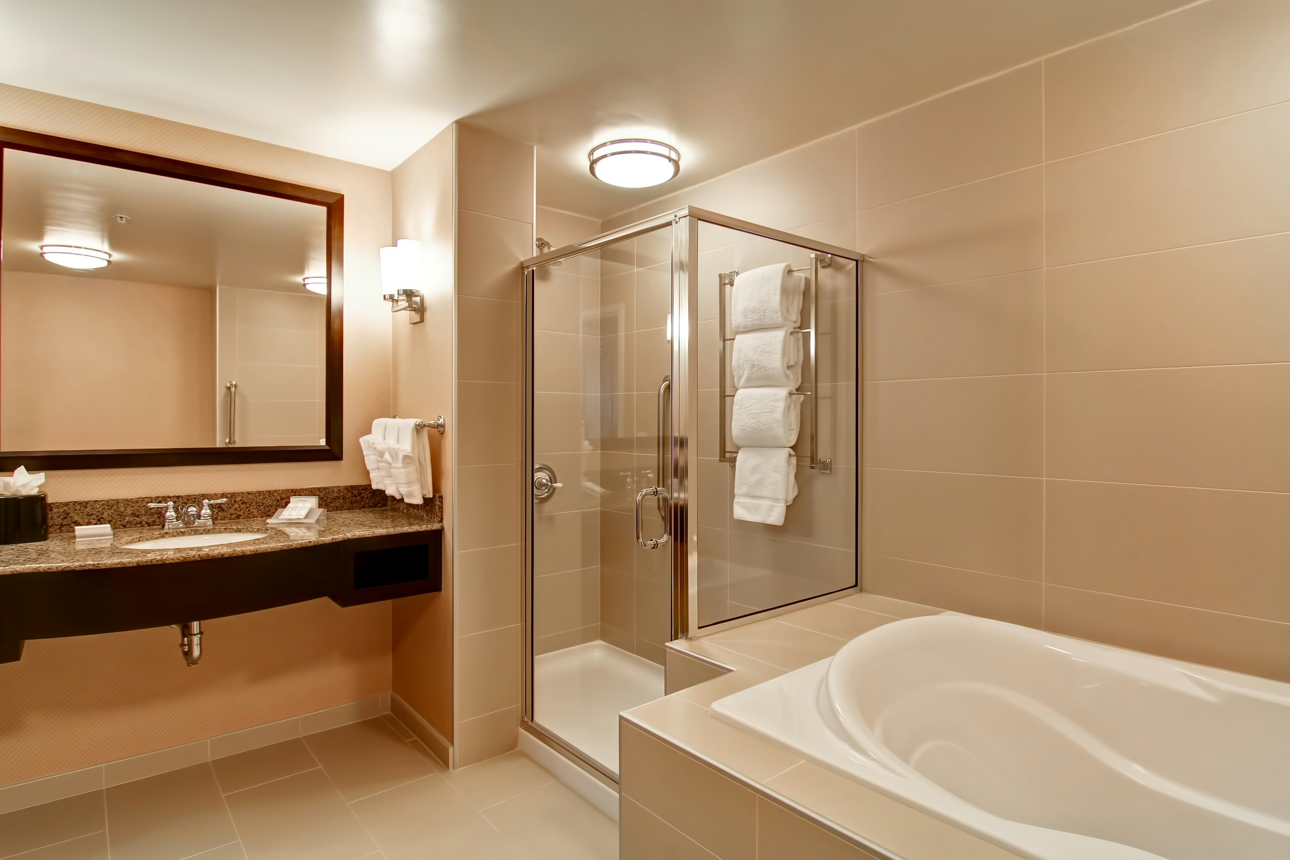 HILTON GARDEN INN WOODBRIDGE 20/20