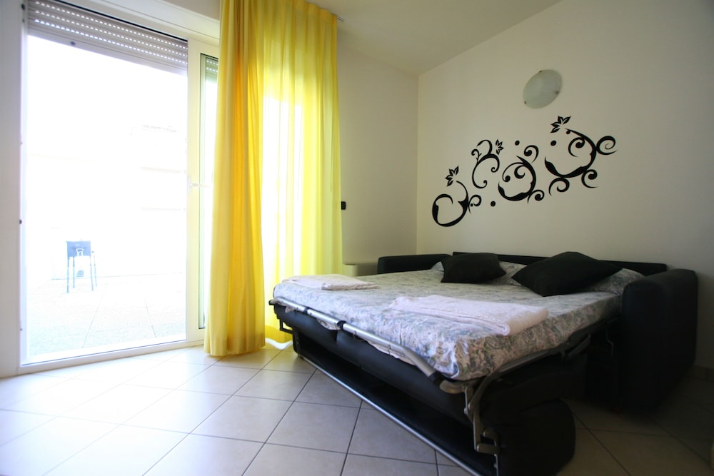 1 BEDROOM, PENTHOUSE